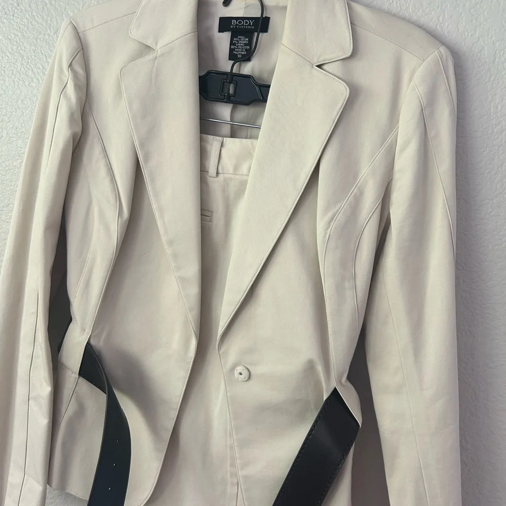 Victoria's Secret Cream Blazer & Suit Jacket - Picture 8 of 9